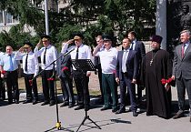 Курганский священник принял участие в торжественном митинге в честь Дня пограничника
