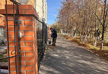 Семиклассники курганской школы помогли навести порядок в храме в Рябково