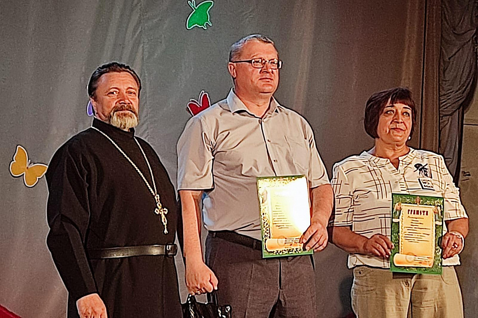 Священник из Петухово поздравил социальных работников с профессиональным праздником