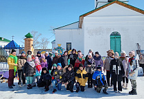 На территории Богоявленского храма села Утятское прошла детская игровая программа "Масленица"