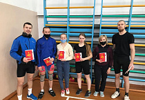 Зауральским гиревикам подарили Евангелие