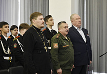 В Кургане священник принял участие в патриотическом «Диалоге с героями»