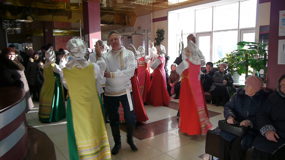 В Кургане священники Западного благочиния приняли участие в работе православной выставки-ярмарки