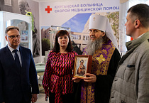 Митрополит Даниил освятил музей Курганской больницы скорой медпомощи