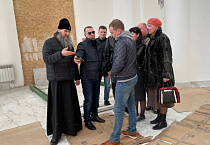 Митрополит Даниил и губернатор Вадим Шумков посетили строящийся в Кургане Троицкий собор