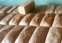 В курганском «Сквере милосердия» за неделю нуждающимся было выдано 300 булок хлеба собственной выпечки