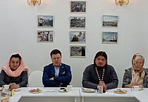 Участники православного клуба при Троицком соборе Кургана поговорили о «вдушеверах»