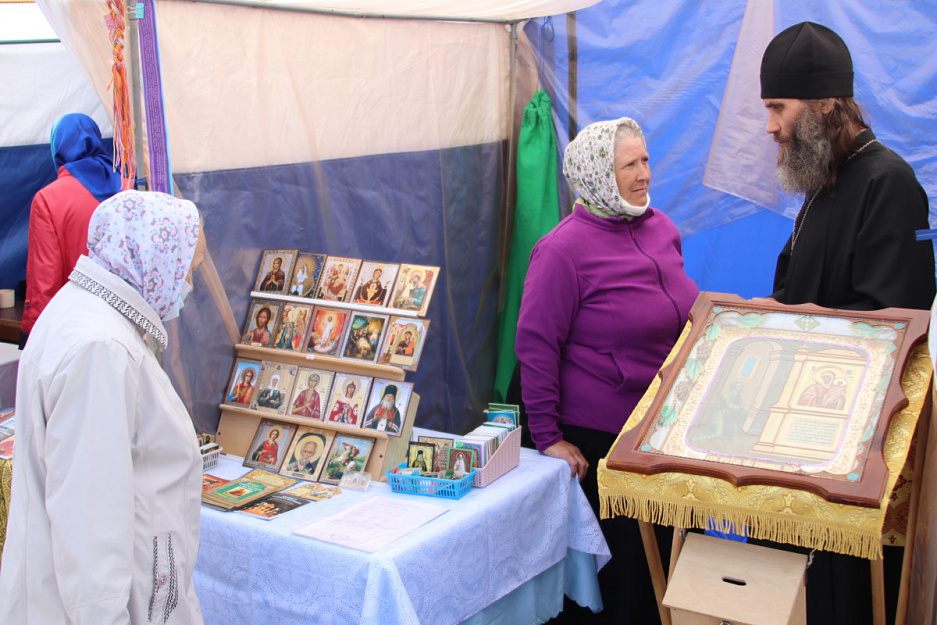 В Кургане прошла Троицкая православная ярмарка