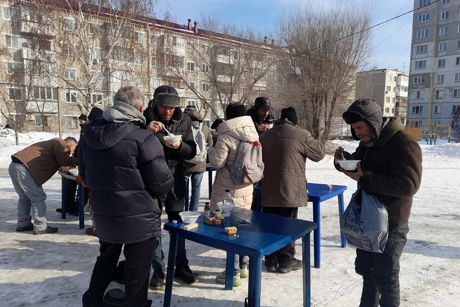 В Курганской епархии уже более 10 месяцев реализуется проект «Социальный пункт «Сквер Милосердия»