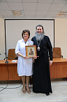 Митрополит Даниил поздравил со Святками пациентов и медперсонал Курганского перинатального центра