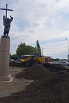 В Кургане всем миром благоустраивают территорию возле Свято-Троицкого собора