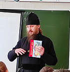В Кургане священник участвовал в «Уроке здоровья»