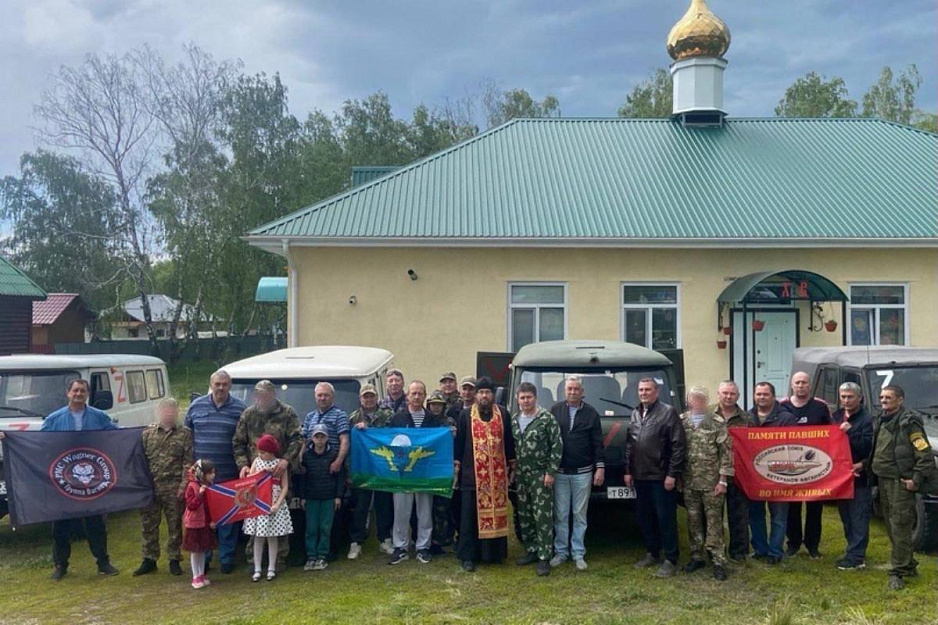 В Кургане священник освятил технику для зоны СВО
