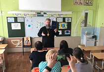 В Кургане во время школьных каникул священник просвещал учителей