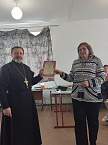 На приходе села Петухово озеленили храм и наградили участников детского конкурса