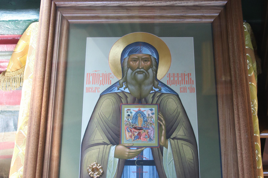 Икона с мощами преподобного Далмата Исетского